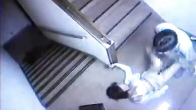 强奸 妹子楼道上被强奸？不知道真假，挺刺激的！